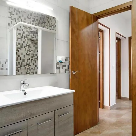 Deluxe En Conil Con Piscina Privada, Aire Acondicionado Y Terraza - Es-180-45
